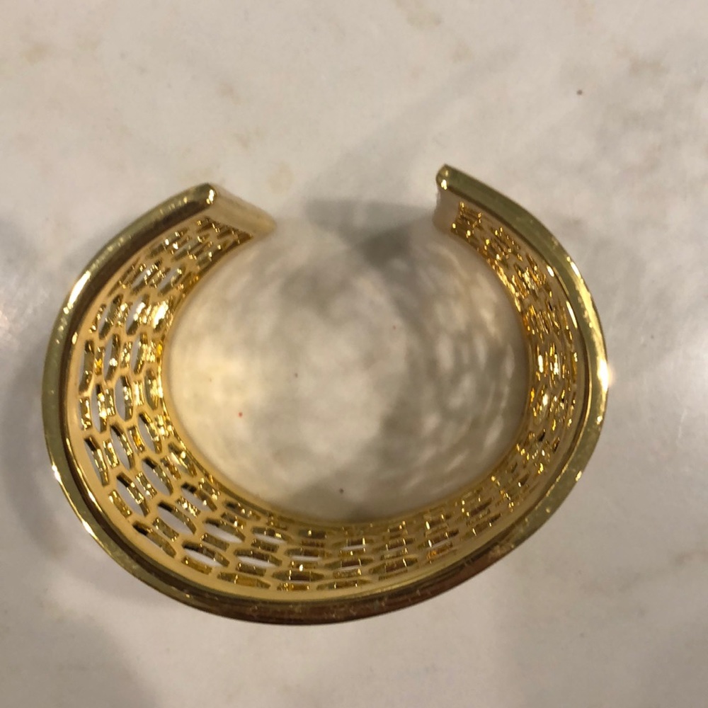 Cuff - Picture 2 of 3